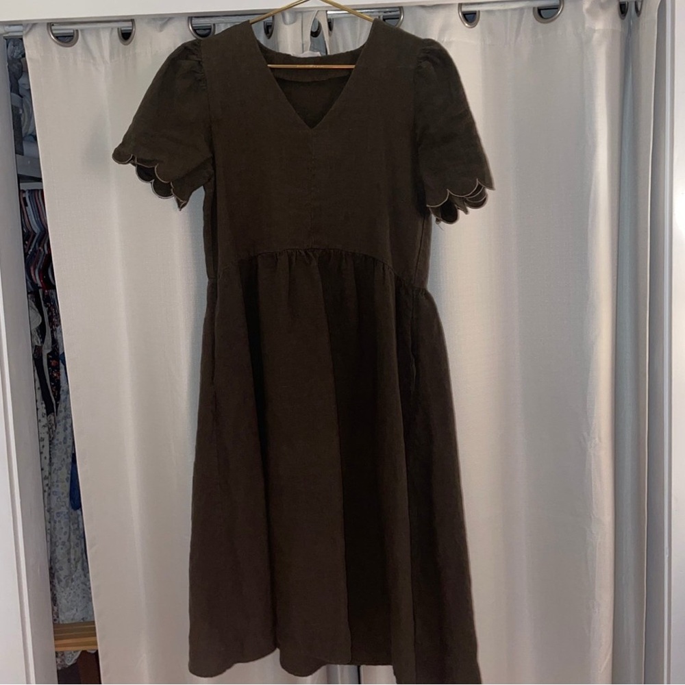 Neuflora Dress with scalloped sleeves